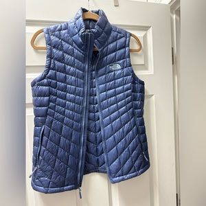 women's north face thermoball vest